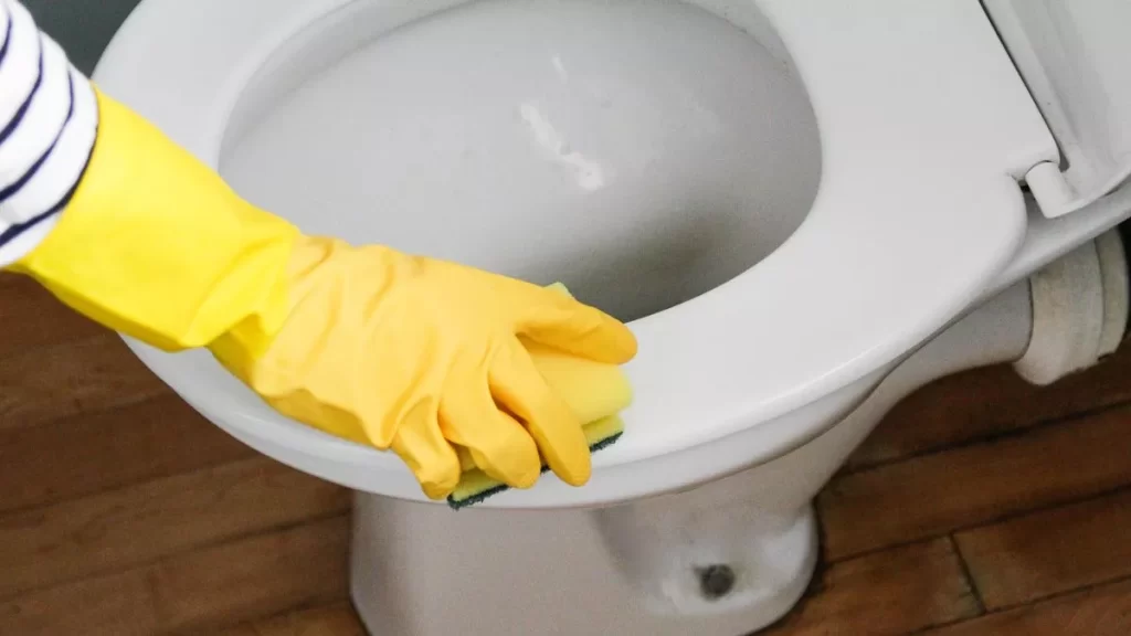 Do you have any tips on how to get rid of yellow stains on a toilet seat?