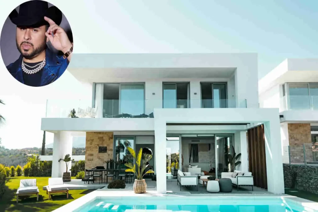 inside casa de larry hernandez