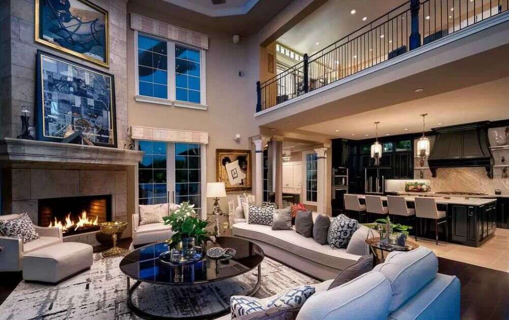 What Architectural Style Is Jimmy Swaggart’s House? Home Improvement Cast