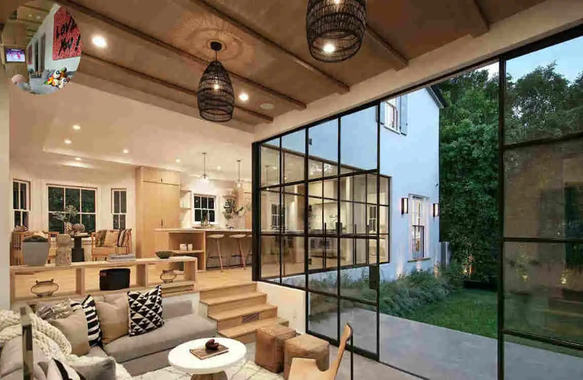 where does justin and hailey bieber live