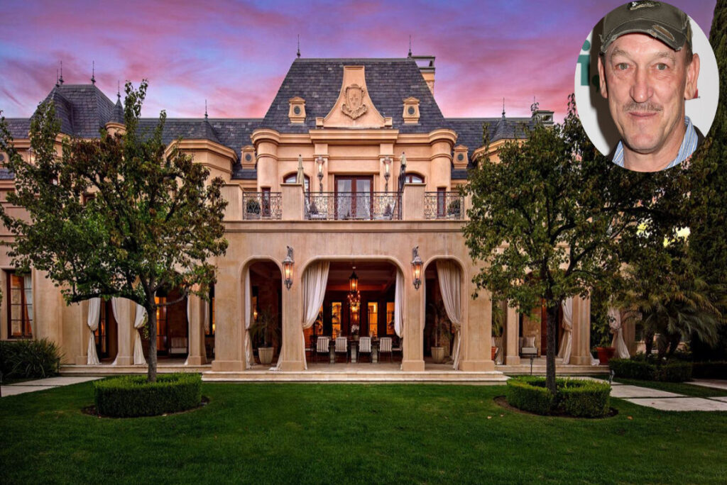 troy-landrys-luxurious-mansion/